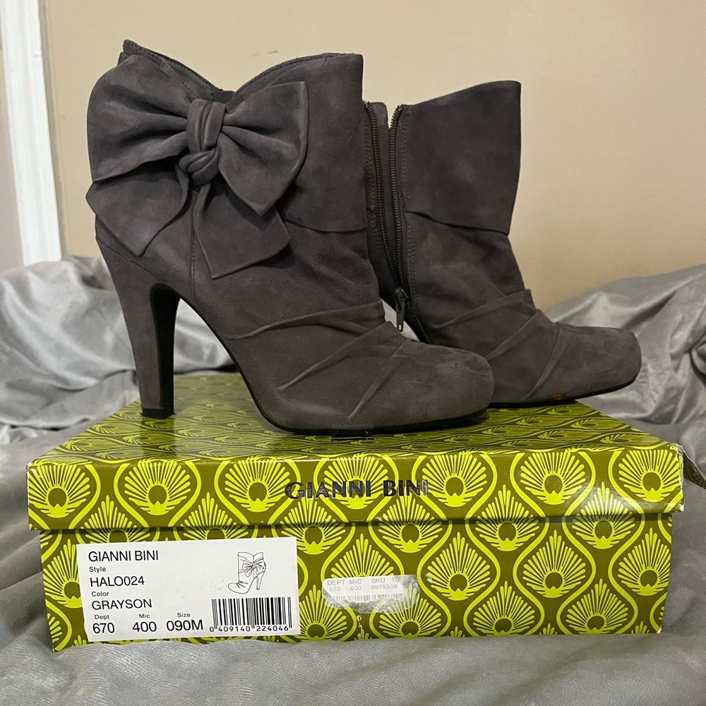 Cute Gray Booties!